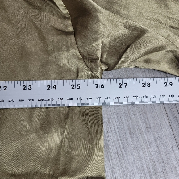 Urban Outfitters Nicole Olive Satin Tie-Front Crop Top - Picture 7 of 10